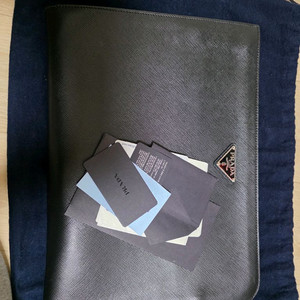 프라다 남성 클러치백