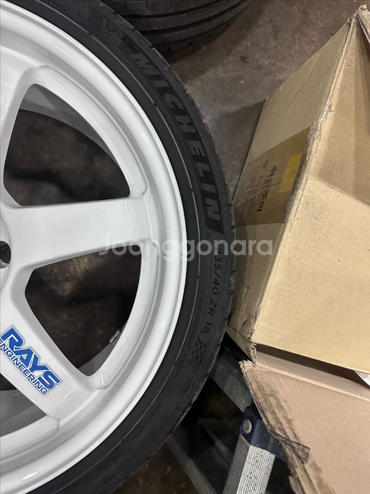 레이즈 18인치 휠타이어정품 세트--2