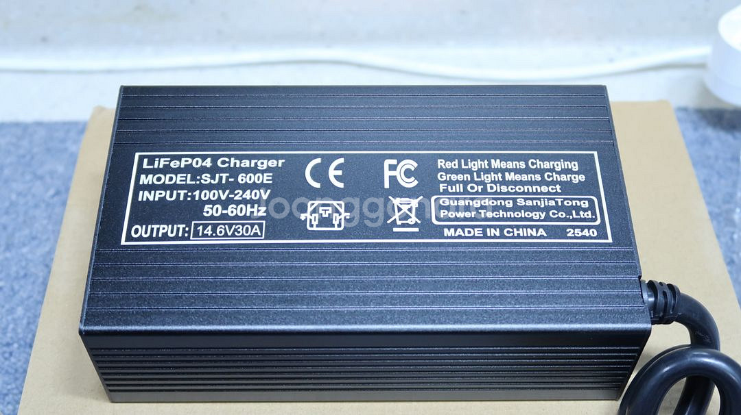 대용량 파워뱅크 인산철밧데리320A 충전기 세트--2