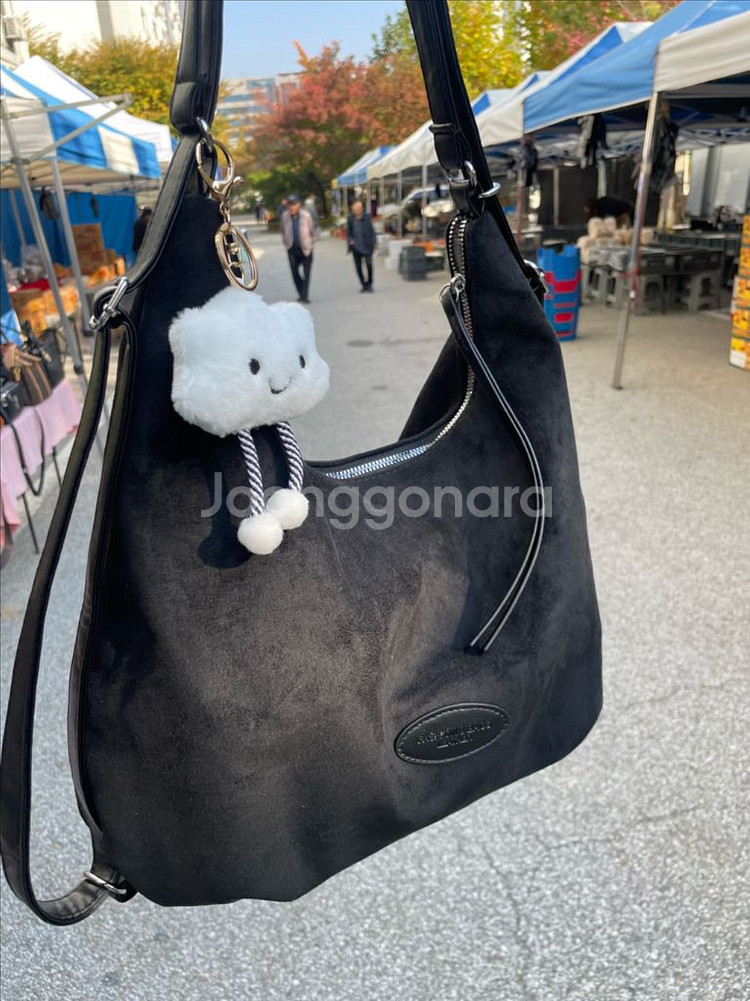 스웨이드 숄더백 (새상품)--1