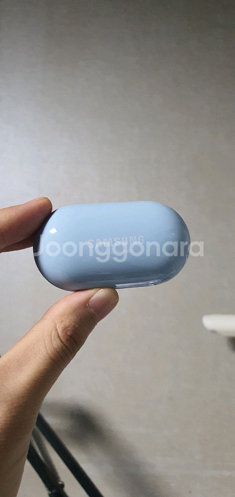 버즈 플러스 블루 충전기 본체 판매합니다--0