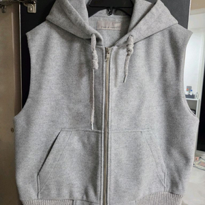 보브 후드 베스트 ㅡ정품 가격내림