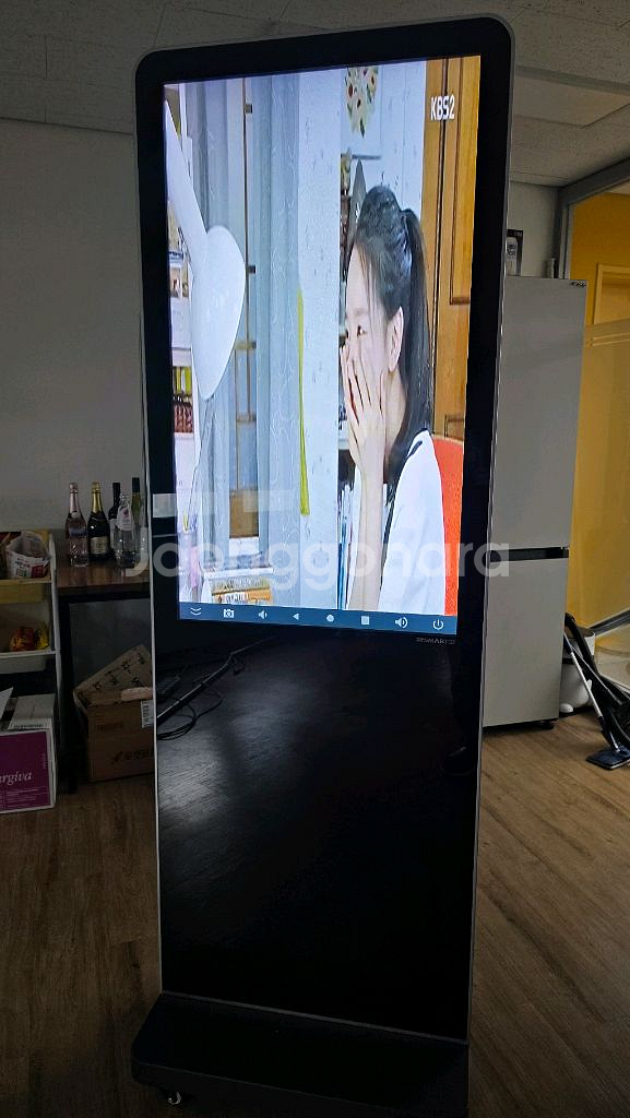 43인치 안드로이드 터치 키오스크--1