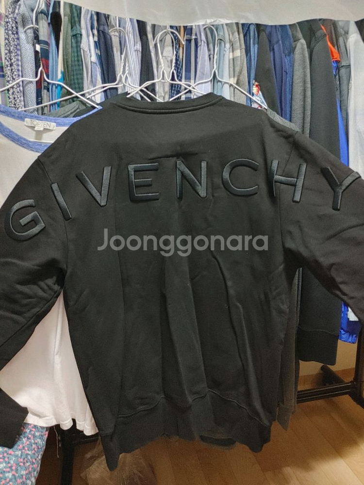 지방시 맨투맨--3