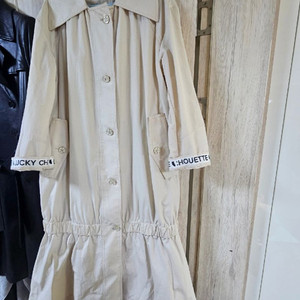 럭키슈에뜨 트렌치코트