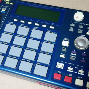 AKAI MPC1000 블루