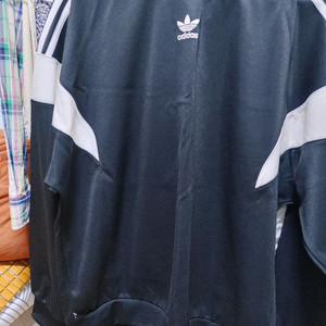 아디다스 맨투맨 티셔츠