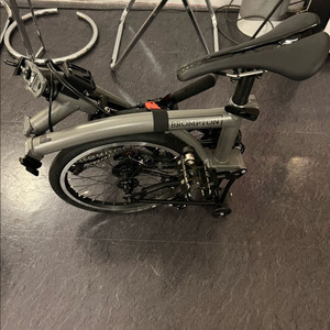 22년 브롬톤 P라인 S바 스톰그레이 s4e 산바다스포츠 정식수입