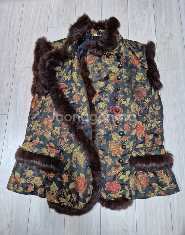 모피장식 누빔 조끼--0