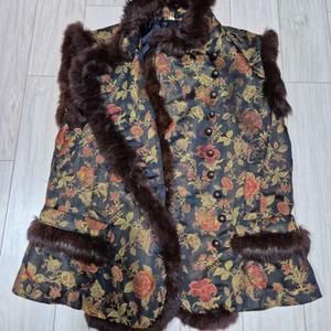 모피장식 누빔 조끼