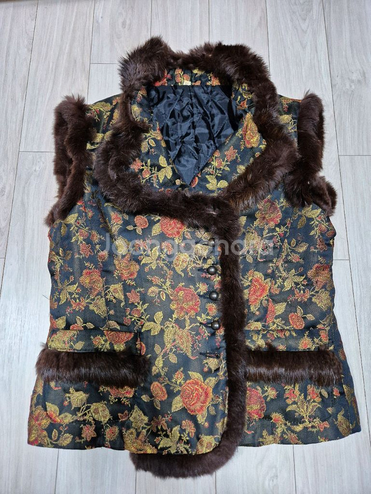 모피장식 누빔 조끼--2