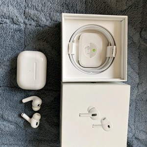 애플 에어팟 프로 2세대 c타입 충전. 에어팟만 사용. 풀박스