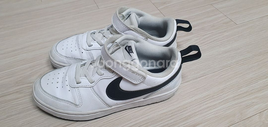 나이키 키즈 운동화(210사이즈)--2