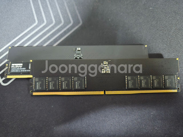 에센코어 KLEVV DDR5 44800 16x2(32GB) 팝니다--0