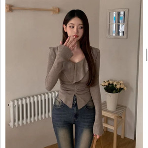 워너비뮤즈 프릴 긴팔티