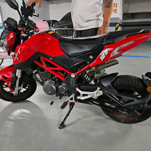 베넬리TNT125 빨강 오토바이 판매합니다(2018)