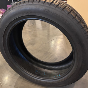 브릿지스톤 아이스블리작 윈터 245.45.19//275.40.19팝니다