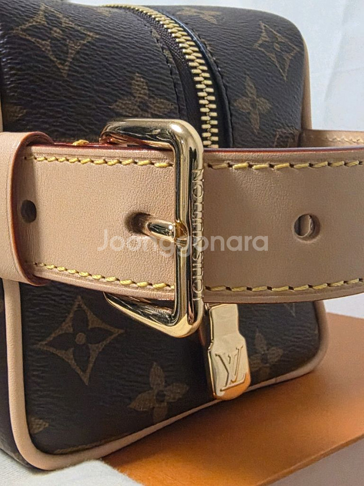 [새상품급] 루이비통 락커 돕키트 모노그램 클러치--2