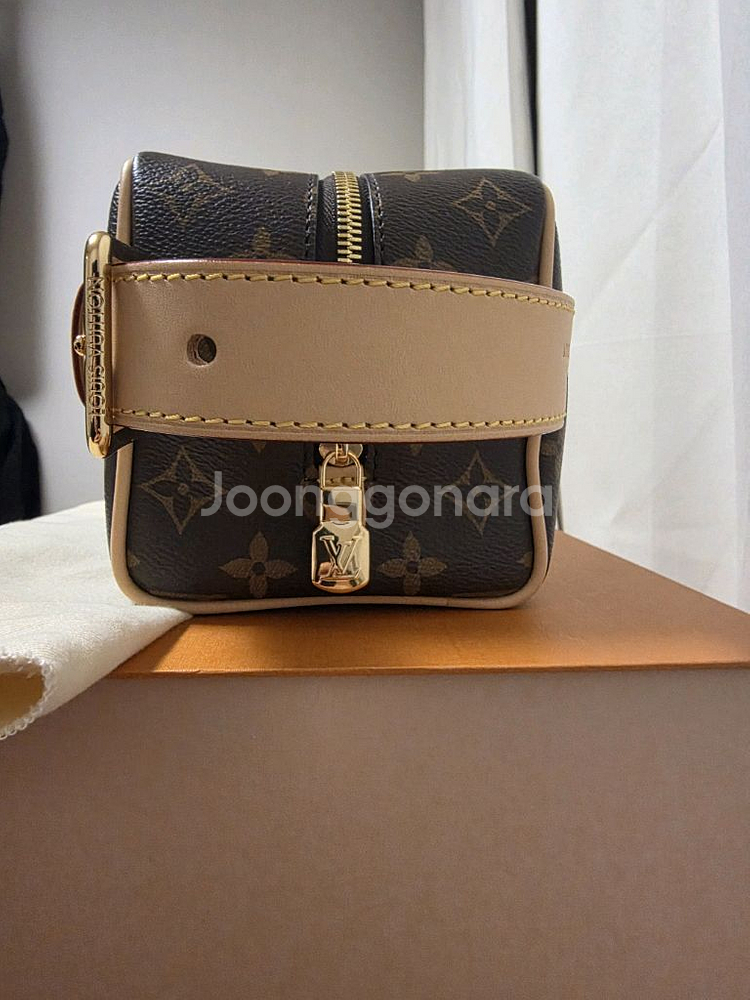 [새상품급] 루이비통 락커 돕키트 모노그램 클러치--3