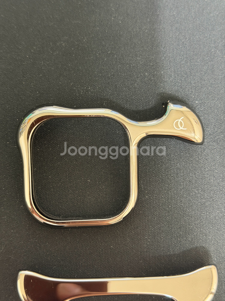 아크펄스 미러실버 아이폰16프로 팝니다!--2