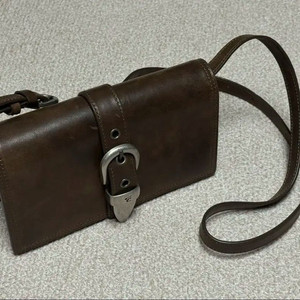 마지샤우드 브라운 벨티드 플랩백