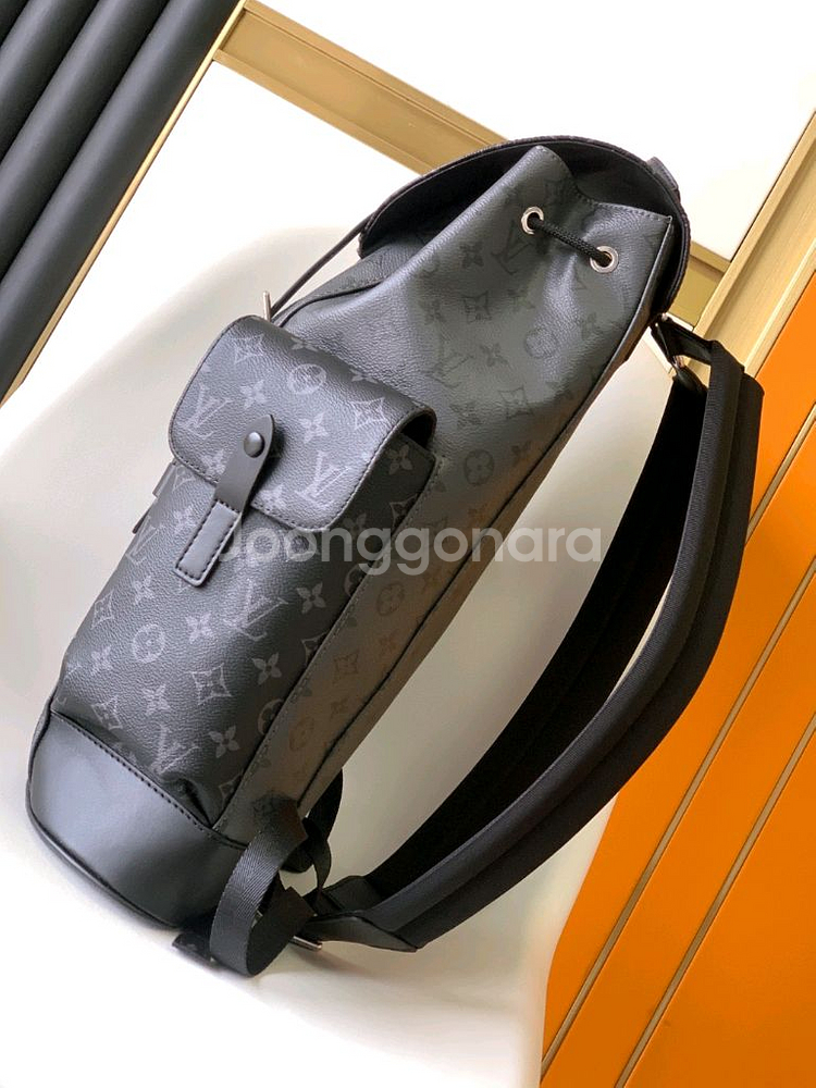 루이비통 크리스토퍼 PM 모노그램 이클립스--1