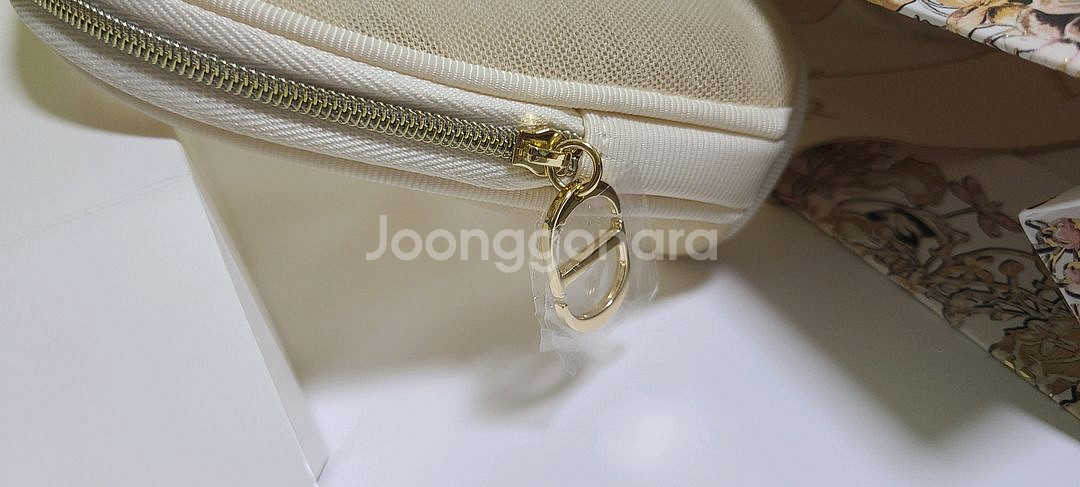 디올 뷰티 플라워 자수 파우치+미니 쇼핑백과 카드--1