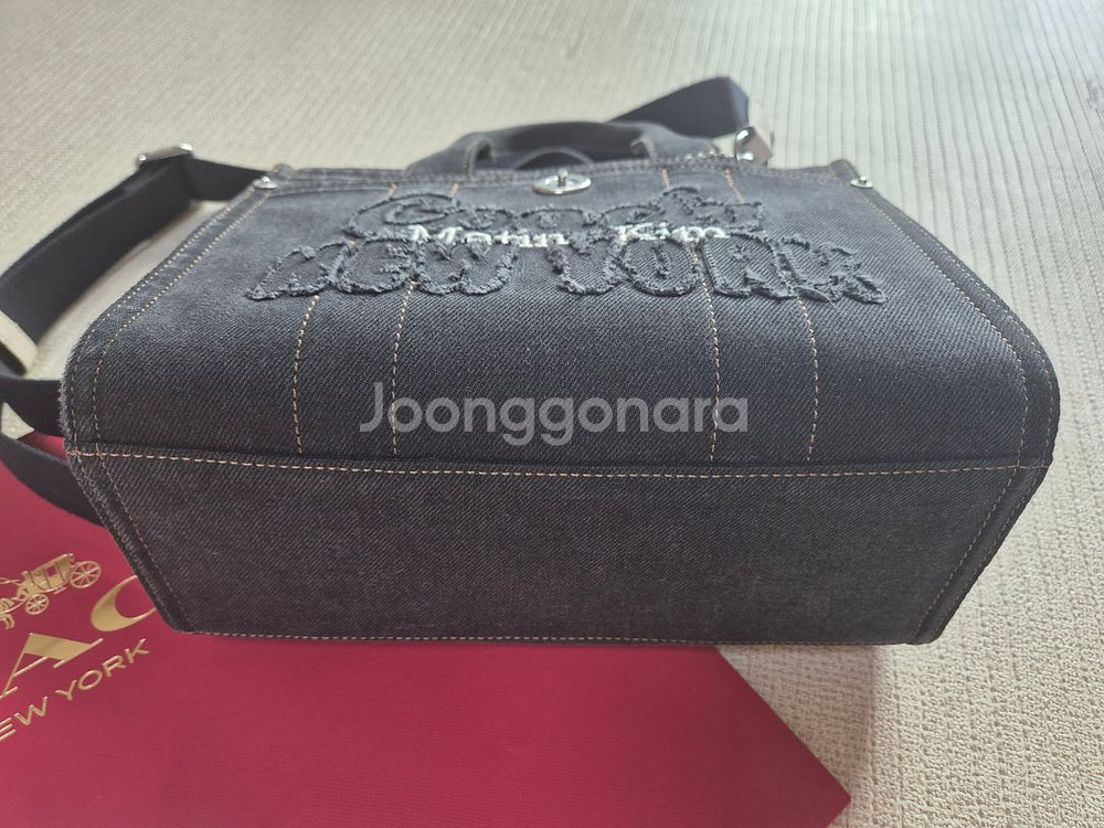 코치 마뗑킴 콜라보 데님 토트백--3