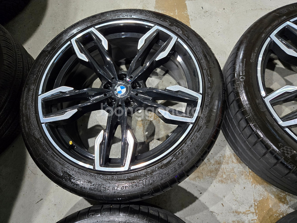 BMW X3,X4 718M 21인치 순정 휠타이어 판매합니다--3