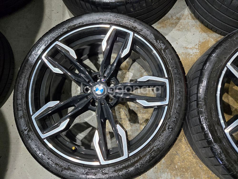 BMW X3,X4 718M 21인치 순정 휠타이어 판매합니다--4