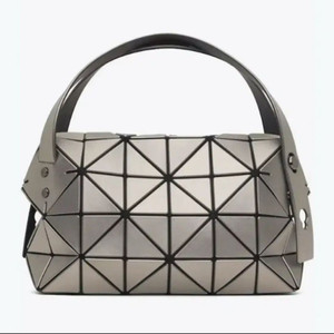 바오바오 보스턴백 실버색상