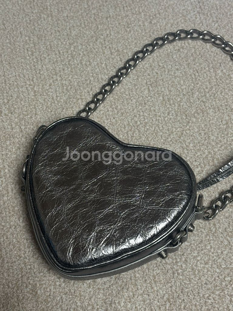 발렌시아가 하트 체인백--2