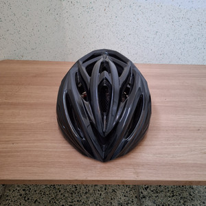 NUMERO UNO 자전거 헬멧 M 블랙 판매합니다~~