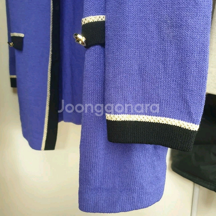 명품 ST.JOHN 센존 비즈라인배색 퍼플 니트 가디건 자켓--4