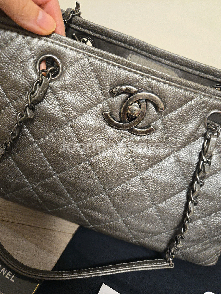 정품)샤넬 타임리스 턴락 캐비어 숄더백--1