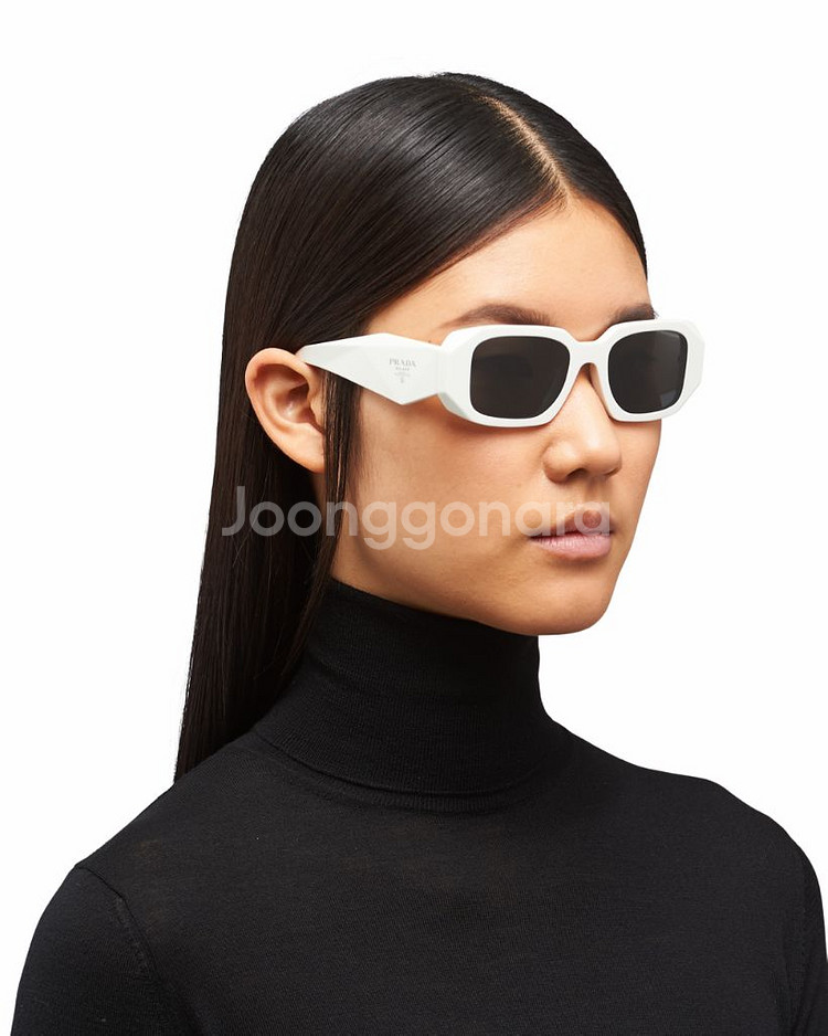 프라다 SPR 17W 화이트 심볼 선글라스--0