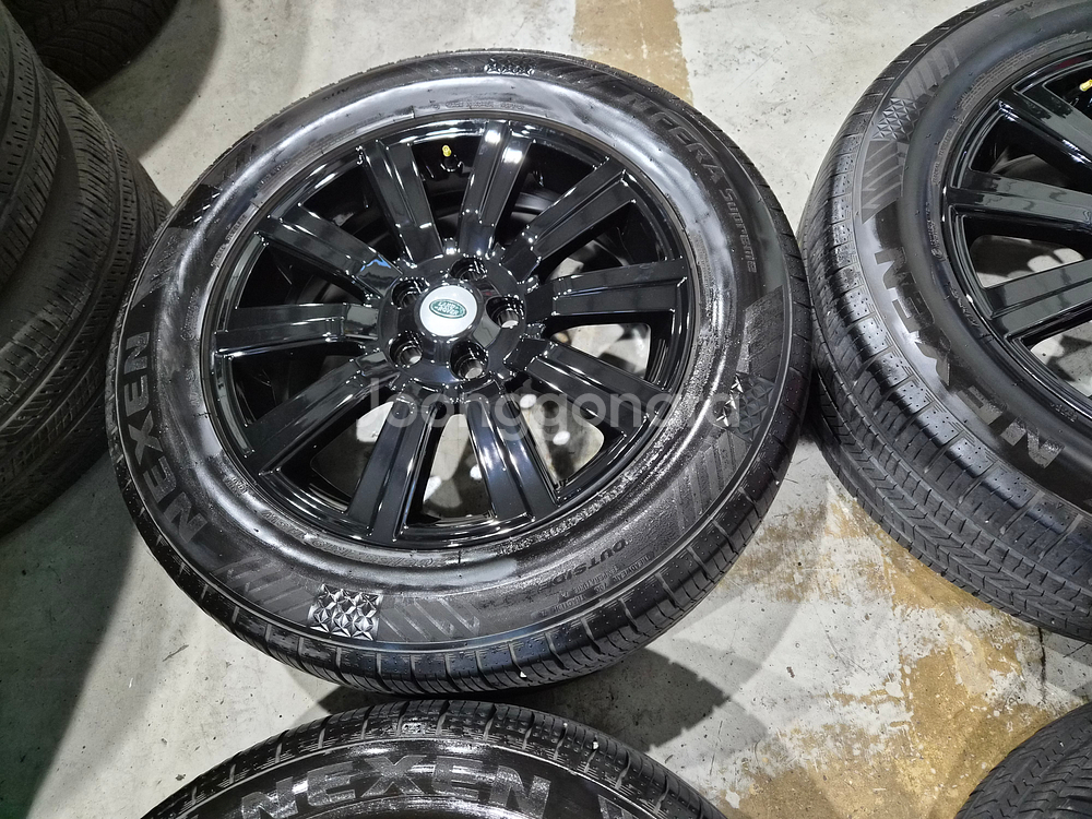 랜드로버 디스커버리4 19인치 순정 휠타이어 판매합니다--3