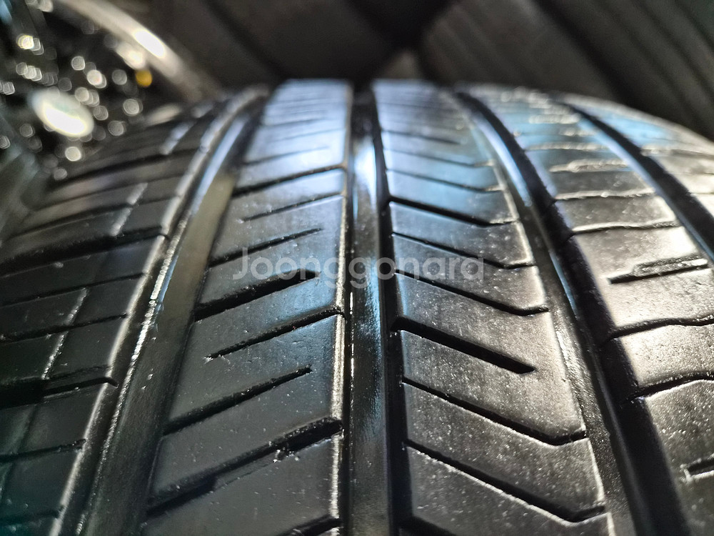 랜드로버 디스커버리4 19인치 순정 휠타이어 판매합니다--5