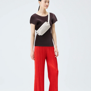 플리츠플리즈 Bias Pleats 웨이스트백 블랙판매합니다.