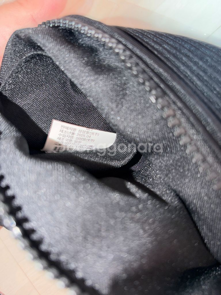 플리츠플리즈 Bias Pleats 웨이스트백 블랙판매합니다.--5