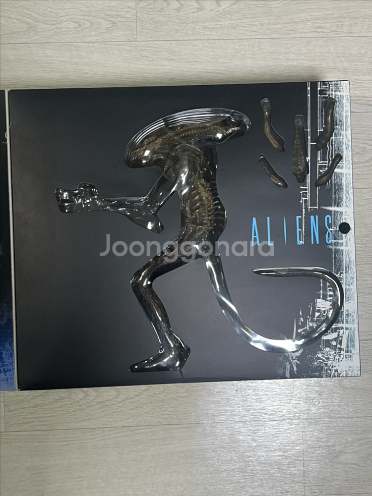 핫토이 에일리언 MMS47 중고품 판매합니다--6