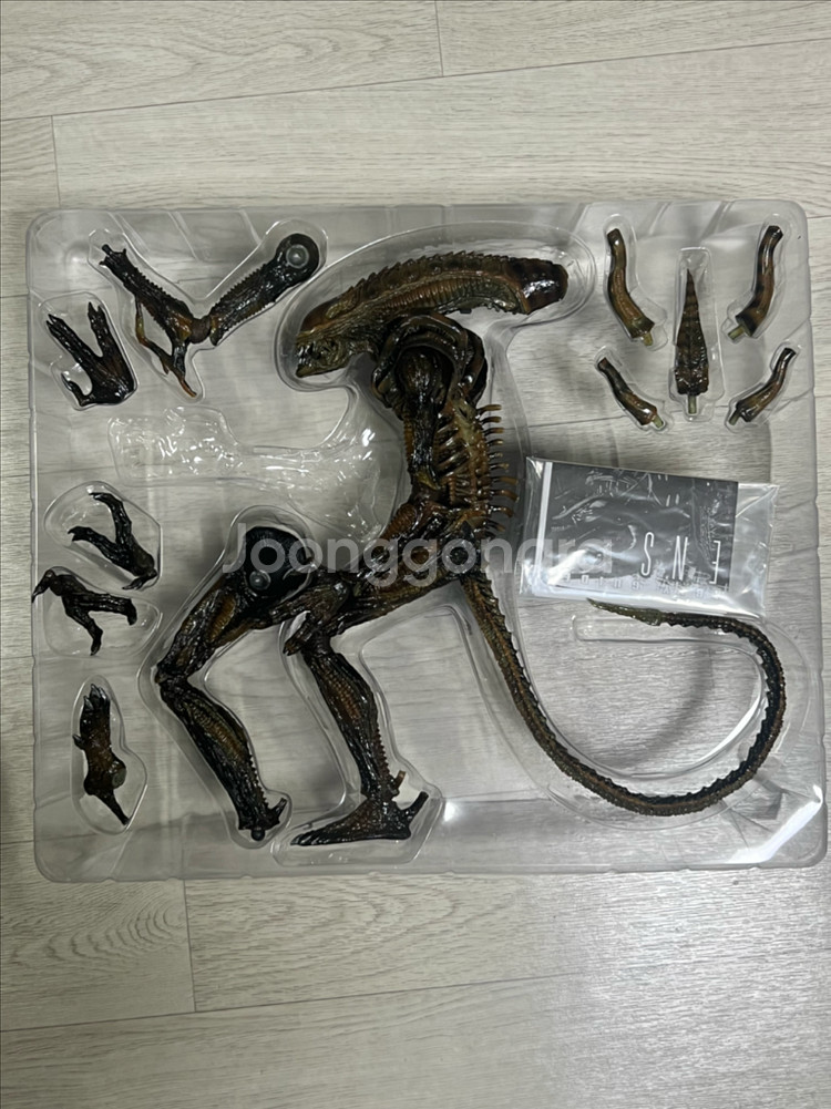 핫토이 에일리언 MMS47 중고품 판매합니다--9