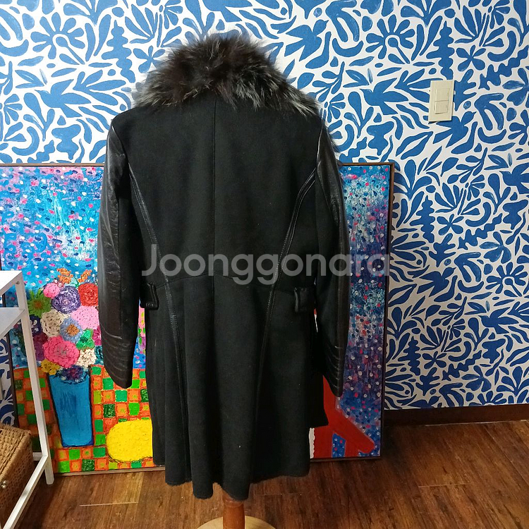 자라 여성 가죽 라이딩 자켓과 모피 자켓--2