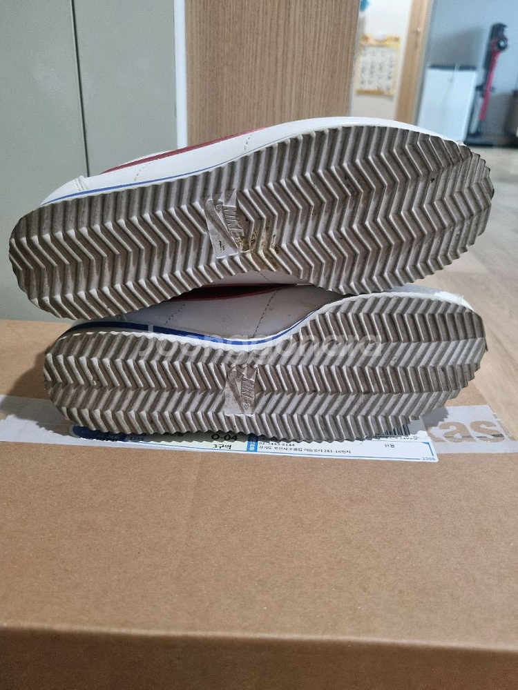 나이키 코르테즈 흰빨 225--3