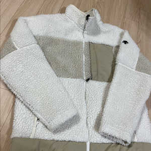 데상트 뽀글이 후리스 자켓 100