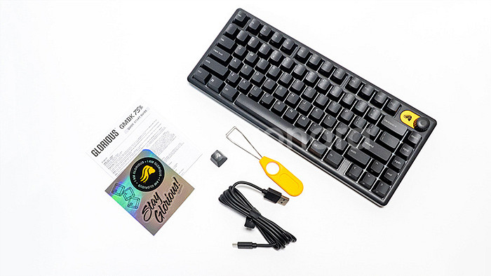 글로리어스 GMBK 75% 멤브레인 커스텀 게이밍 키보드--2