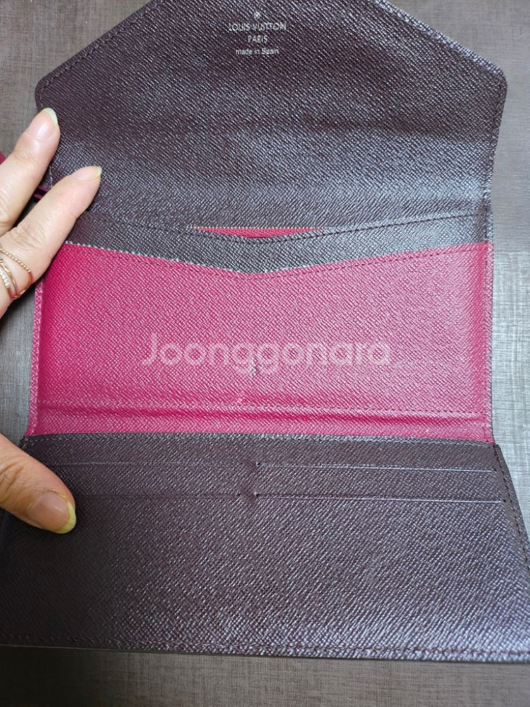 루이비통 에피장지갑--4