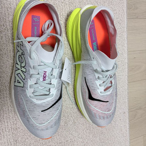 호카 마하 x2 285 사이즈 새상품