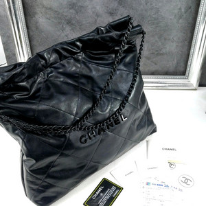 샤넬 22백 샤이니 카프스킨 샤넬 가방