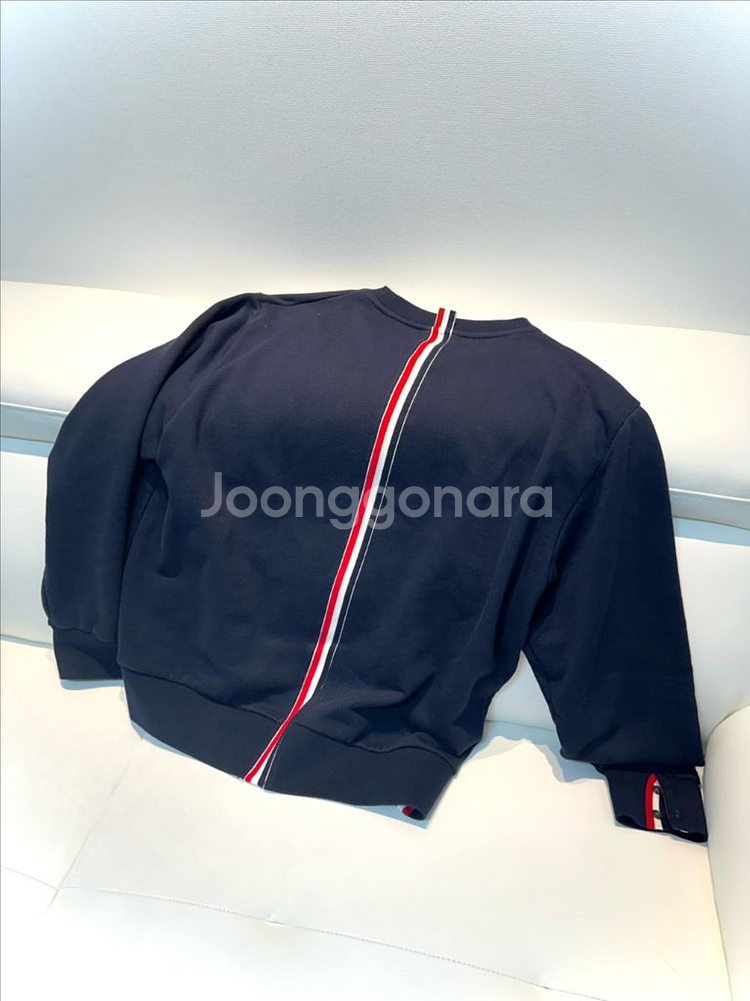 [실착3회/4]톰브라운 백삼선 네이비 맨투맨 4사이즈--0